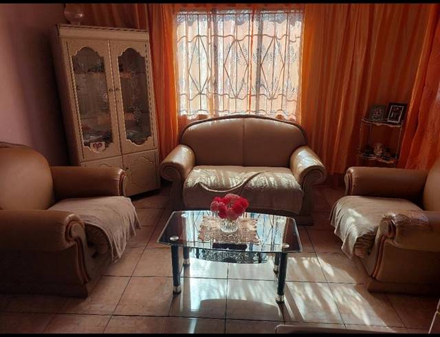 3 BEDROOM HOUSE FOR SALE IN VILLA LIZA